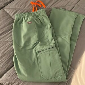 Light green Yola Skinny FIGS scrubs pants